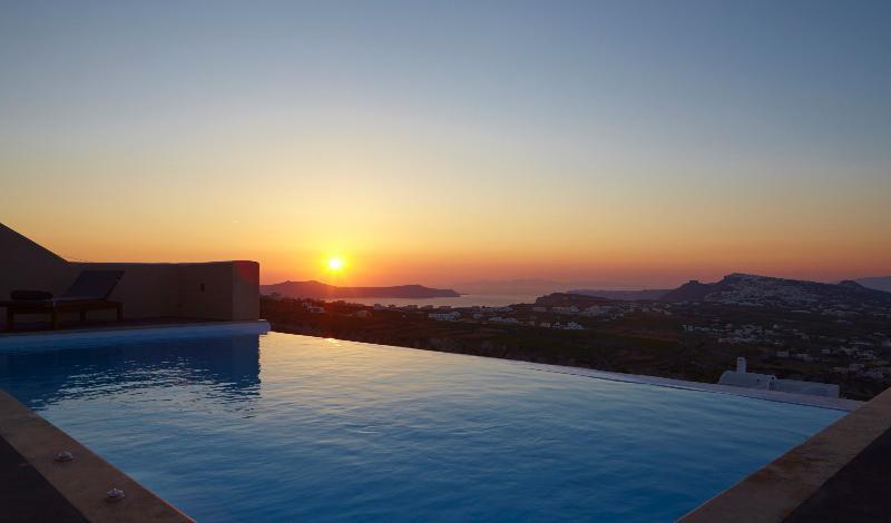 North Santorini A Luxury Spa Hotel Pyrgos Kallistis Exterior photo